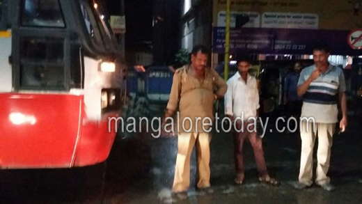 Auto drivers allegedly assault KSRTC bus driver near Ambedkar Circle
